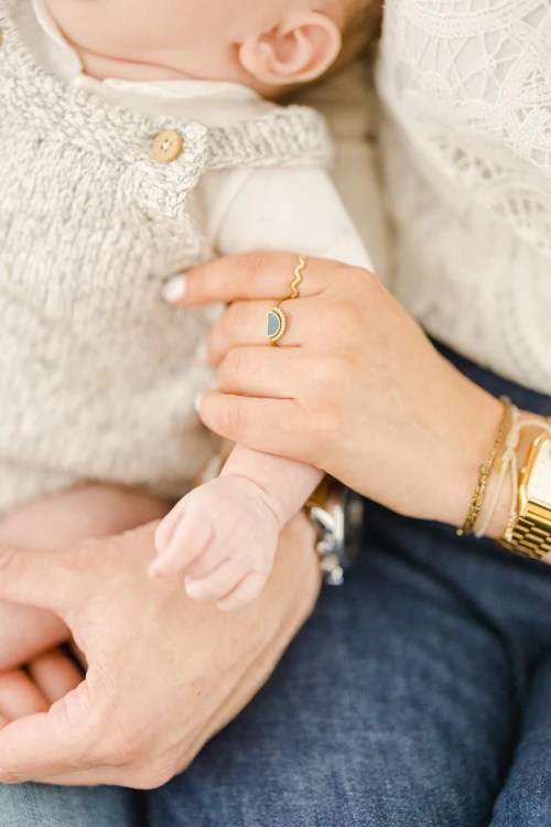 main bijoux poignet bracelet bague de fiançailles